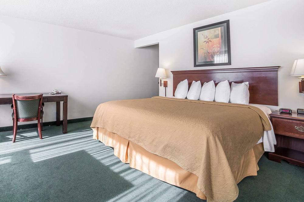 Baymont By Wyndham Great Falls City Center Екстериор снимка