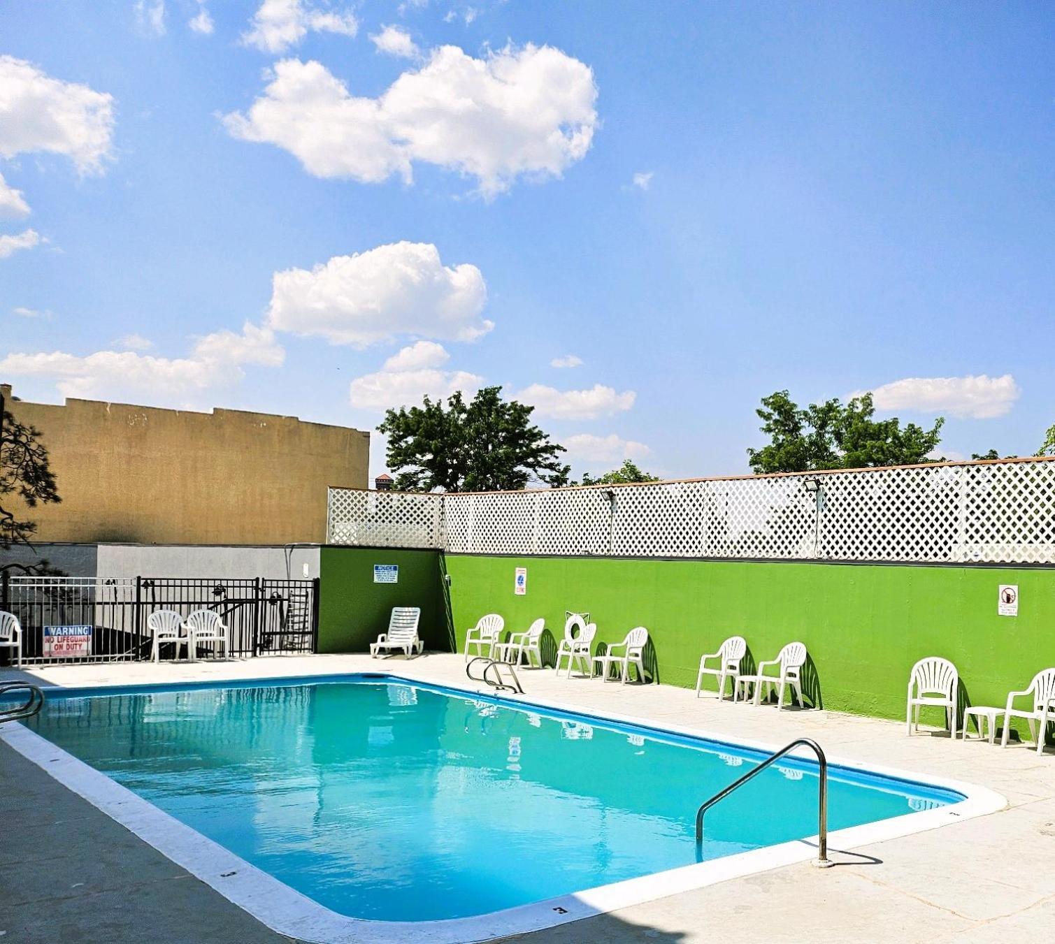 Baymont By Wyndham Great Falls City Center Екстериор снимка