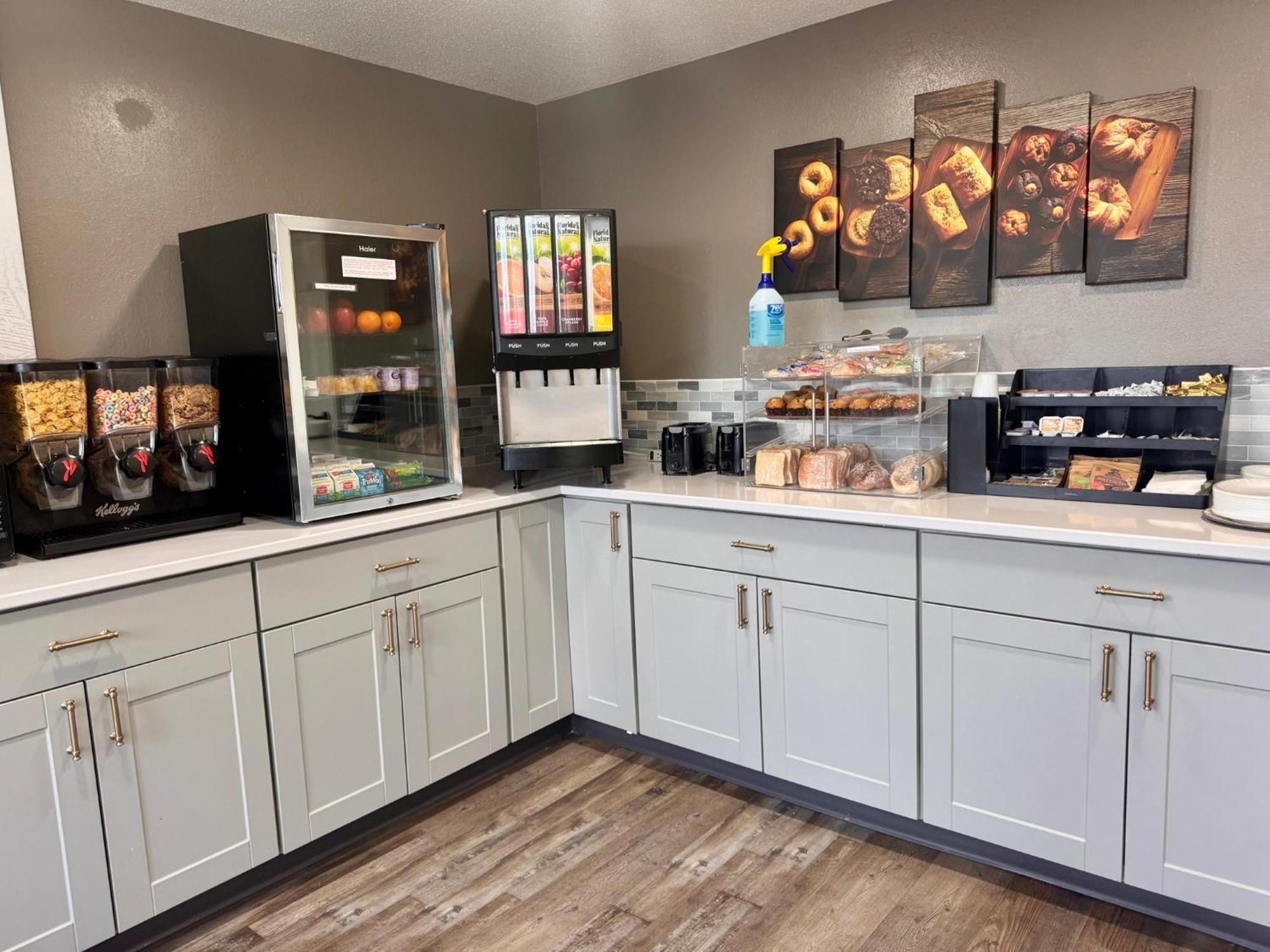 Baymont By Wyndham Great Falls City Center Екстериор снимка