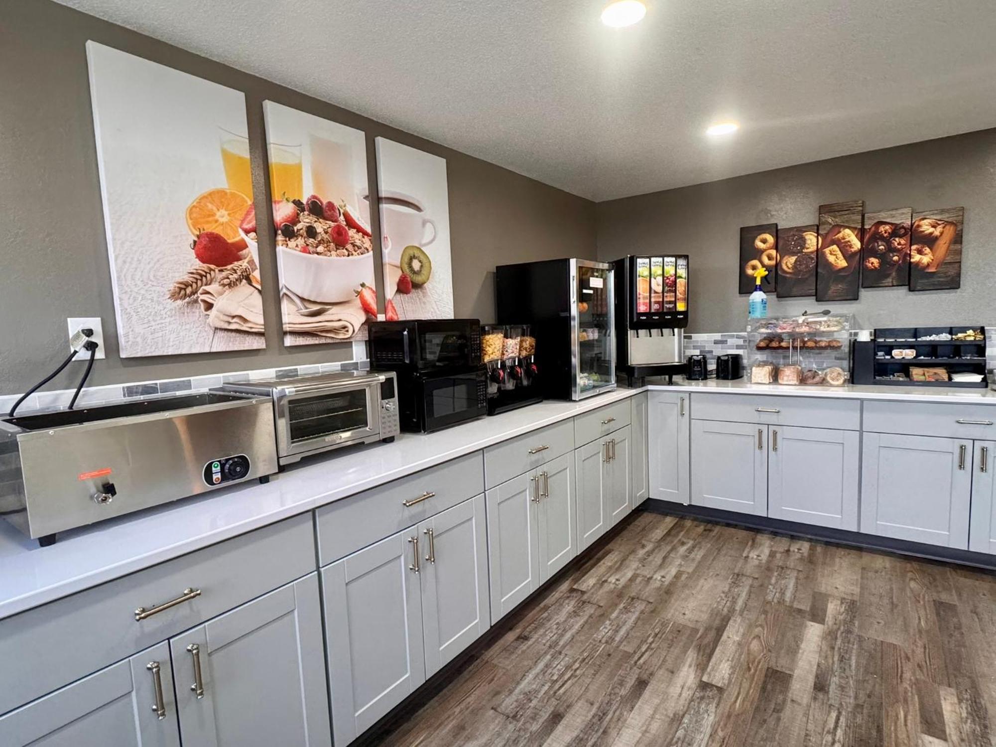 Baymont By Wyndham Great Falls City Center Екстериор снимка