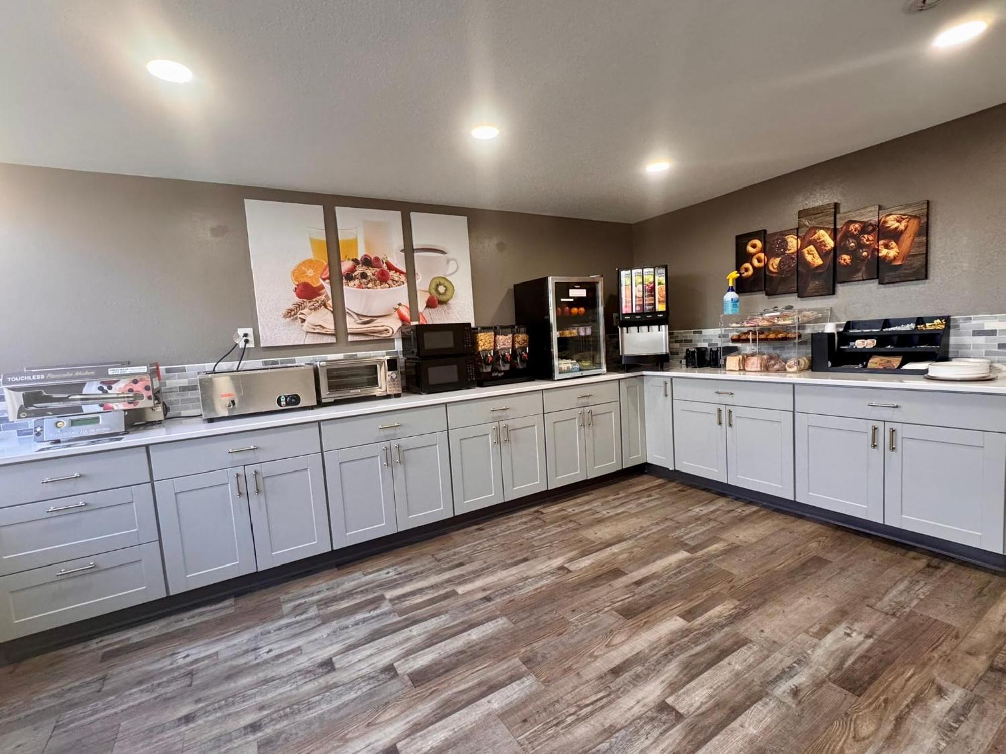 Baymont By Wyndham Great Falls City Center Екстериор снимка