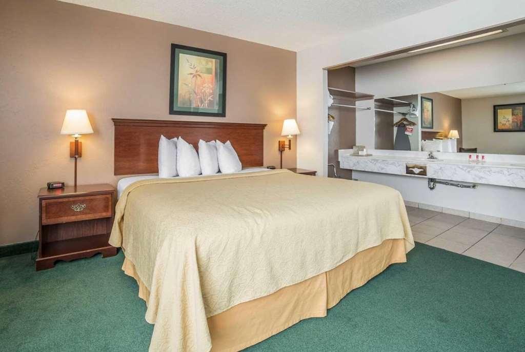 Baymont By Wyndham Great Falls City Center Стая снимка