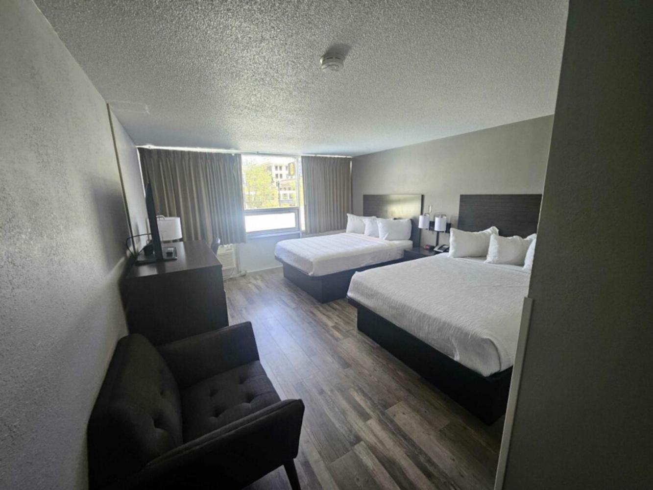 Baymont By Wyndham Great Falls City Center Екстериор снимка