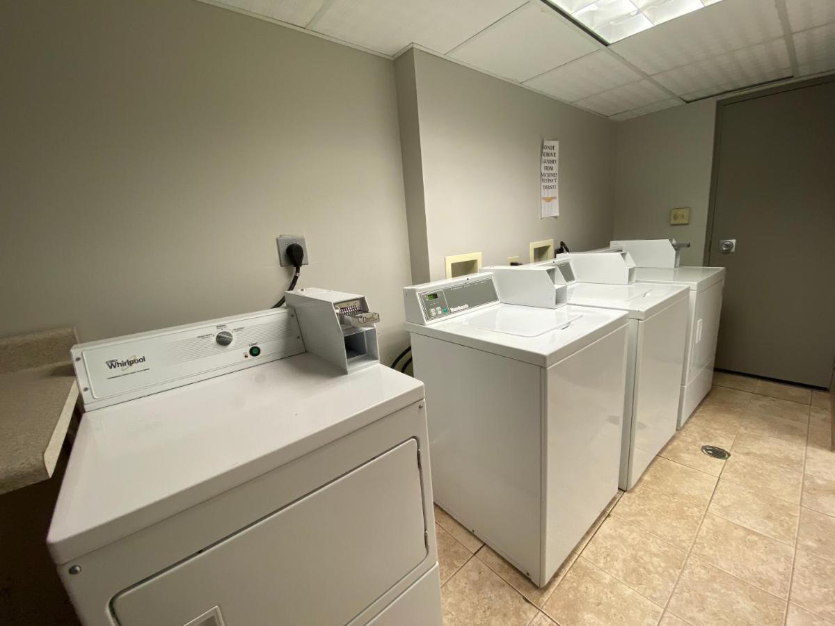 Baymont By Wyndham Great Falls City Center Екстериор снимка